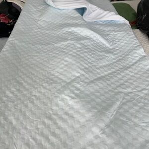 EUC. Rize cooling mattress ptotector